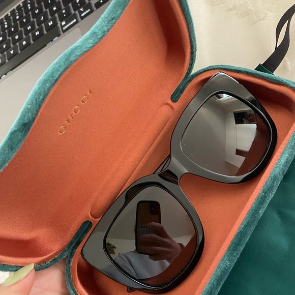 Gucci sunglasses - Picture 3 of 3